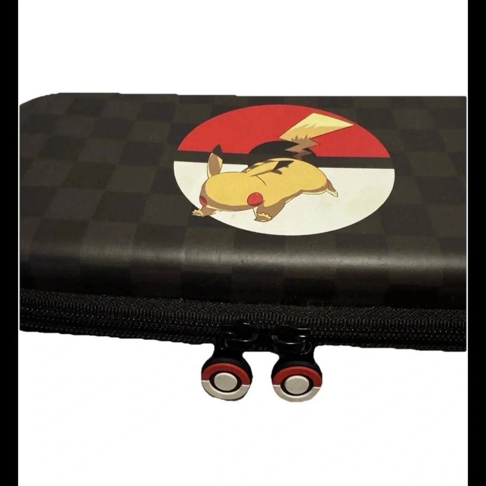 Pokémon Pikachu Poké Ball Switch Case